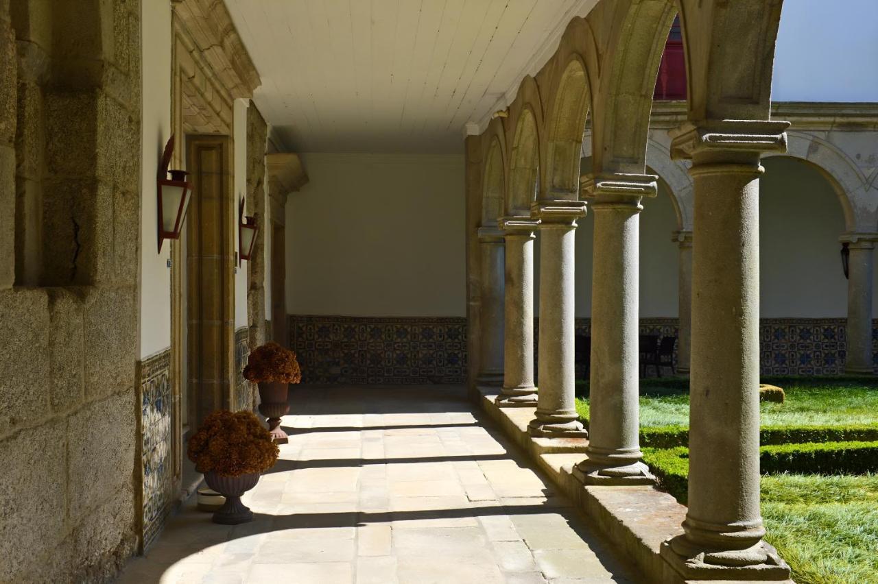 بوسادا موستيرو دي جويمارايس - فندق مونيومنت غيمارايش المظهر الخارجي الصورة Cloister of the monastery