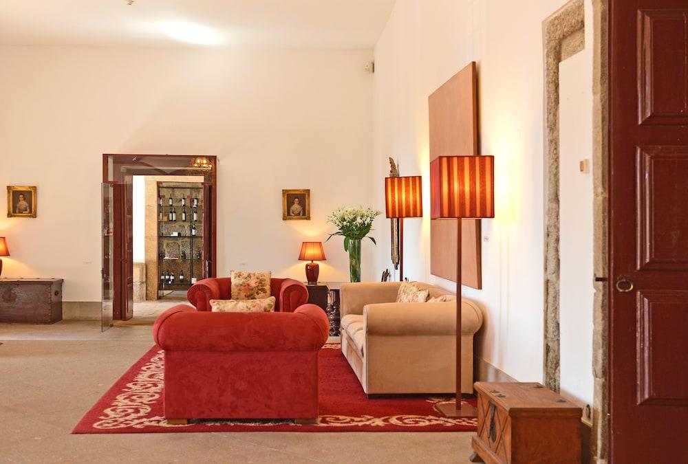 بوسادا موستيرو دي جويمارايس - فندق مونيومنت غيمارايش المظهر الخارجي الصورة The interior of the Pousada de Óbidos