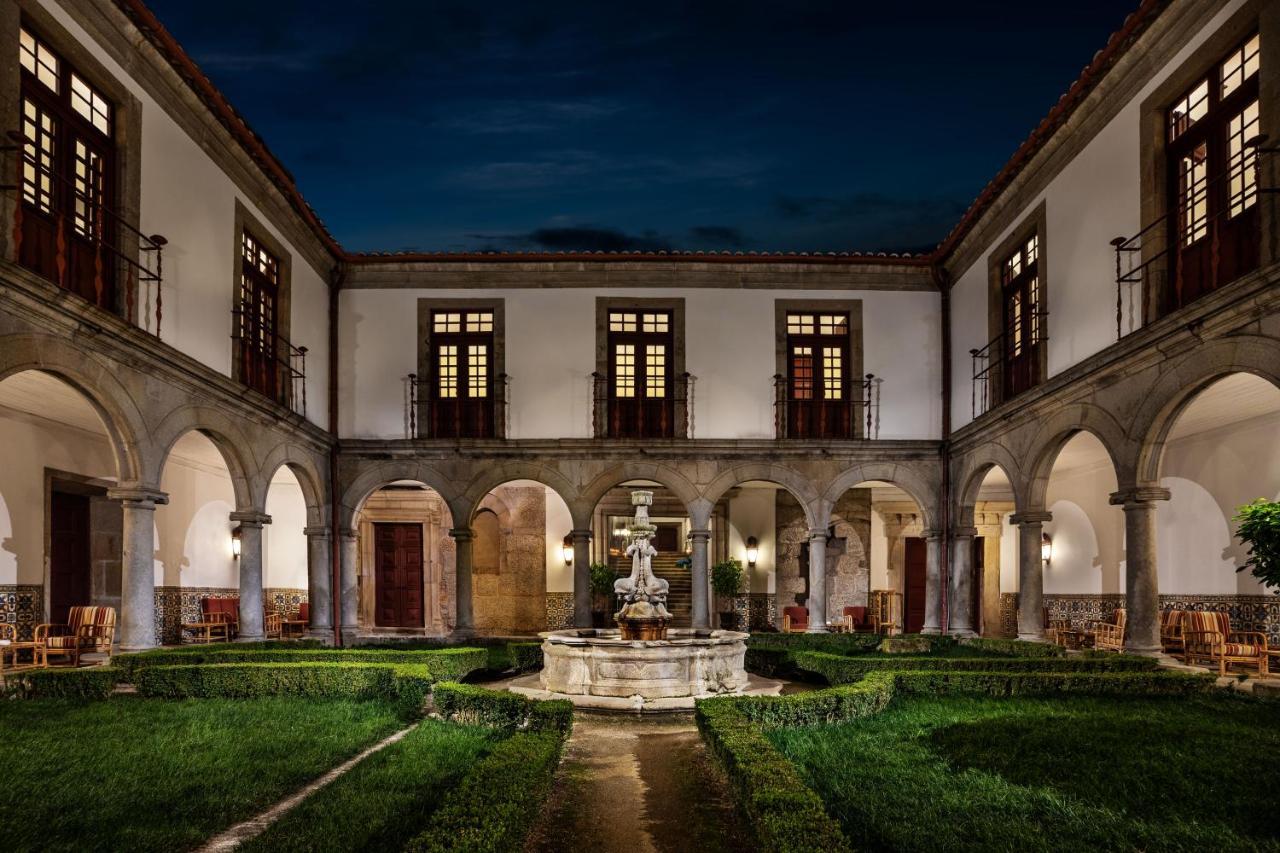 بوسادا موستيرو دي جويمارايس - فندق مونيومنت غيمارايش المظهر الخارجي الصورة The inner courtyard of the Pousada de Óbidos